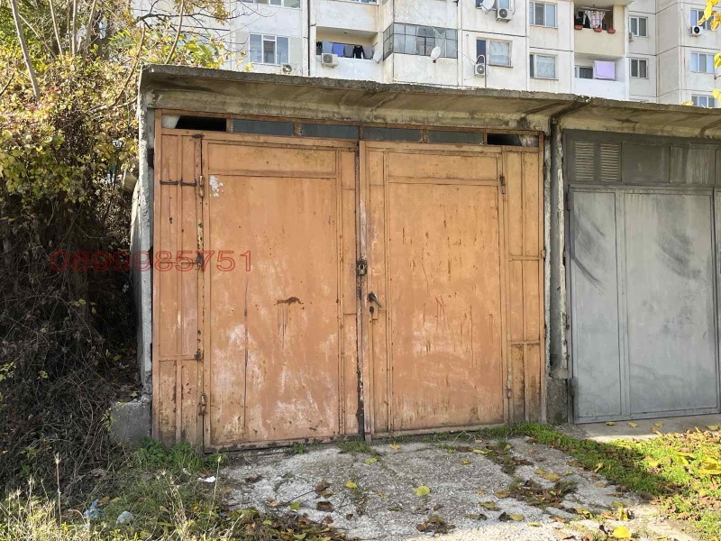 Продава ГАРАЖ, ПАРКОМЯСТО, гр. Шумен, Боян Българанов 2, снимка 2 - Гаражи и паркоместа - 52833911