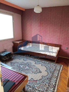 1 dormitorio Dobrudzhanski, Shumen 8