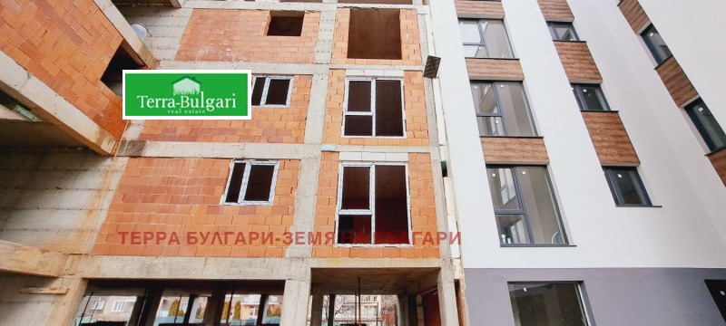 À venda  2 quartos Pernik , Iztok , 109 m² | 77695144 - imagem [5]