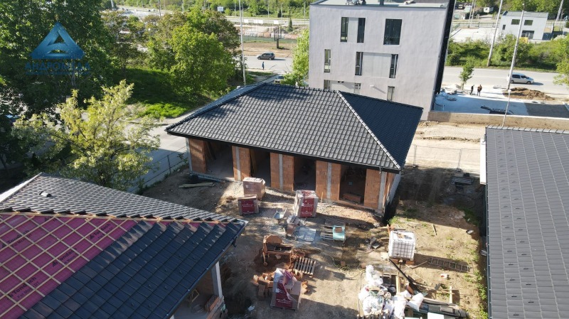 Myytävänä  Talo Pleven , Družba 2 , 192 neliömetriä | 80985755