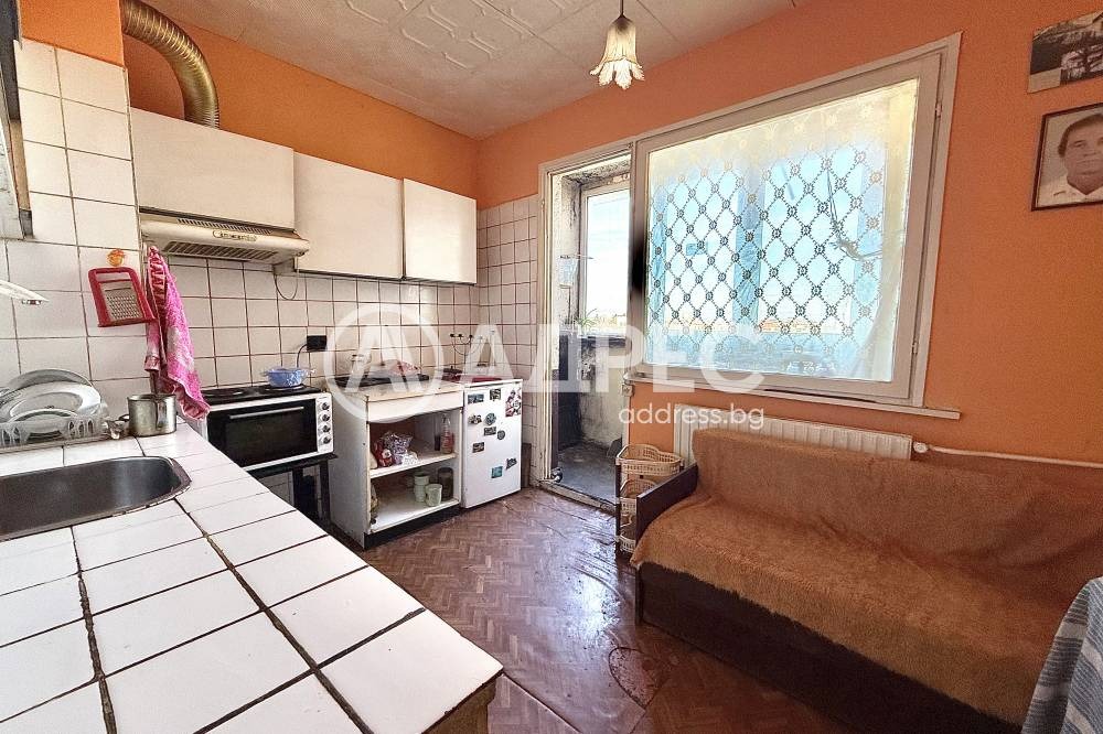 Продава 3-СТАЕН, гр. София, Карпузица, снимка 2 - Апартаменти - 54225961