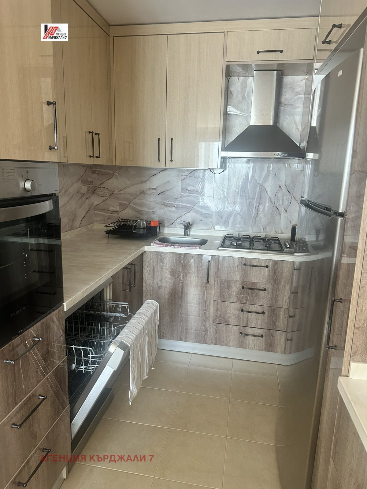 Продава 3-СТАЕН, гр. Кърджали, Център, снимка 6 - Апартаменти - 55219977