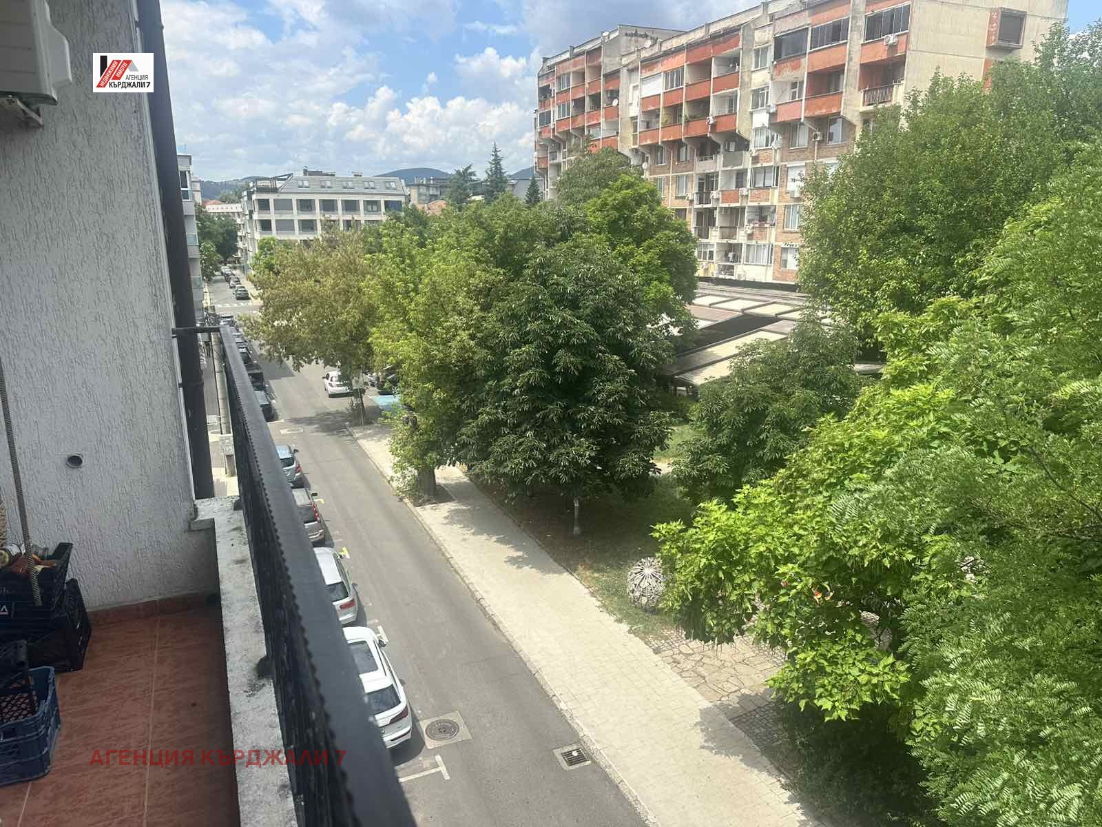 Продава 3-СТАЕН, гр. Кърджали, Център, снимка 12 - Апартаменти - 55219977