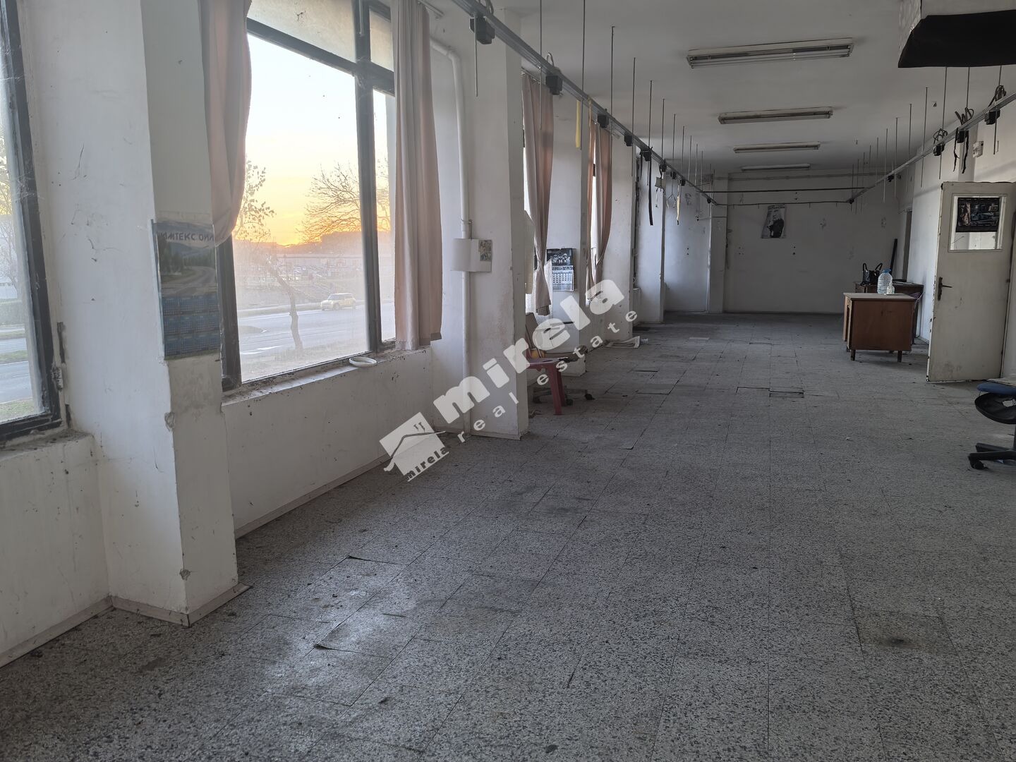 Продава ПРОМ. ПОМЕЩЕНИЕ, гр. Ямбол, Център, снимка 2 - Производствени сгради - 48401211