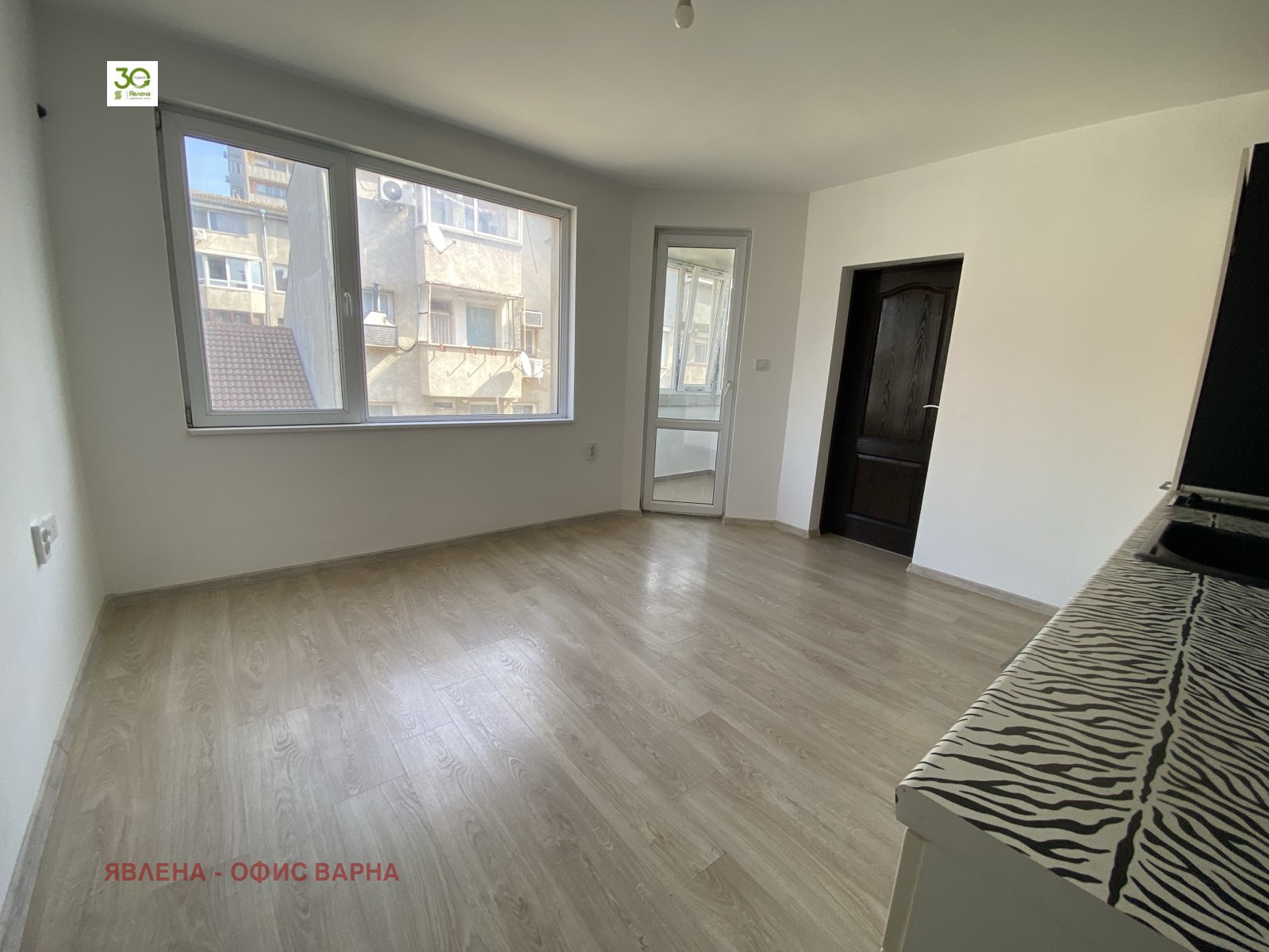 Продава 2-СТАЕН, гр. Варна, Зимно кино Тракия
