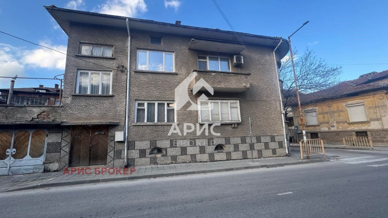 Продава ЕТАЖ ОТ КЪЩА в област Пазарджик, гр. Пещера - 115 кв.м / 140 000 € » 273 816.20 лв., АРИС БРОКЕР