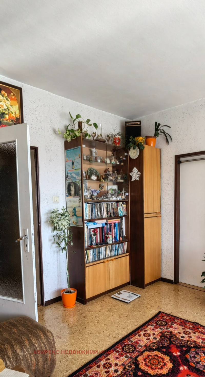 Продава 3-СТАЕН, гр. Пловдив, Изгрев, снимка 2 - Aпартаменти - 48139929