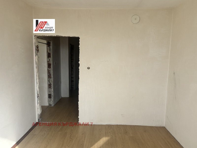 Продава  3-стаен град Кърджали , Център , 60 кв.м | 98336484 - изображение [7]