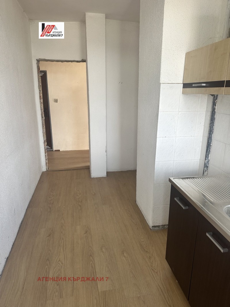Продава  3-стаен град Кърджали , Център , 60 кв.м | 98336484 - изображение [4]