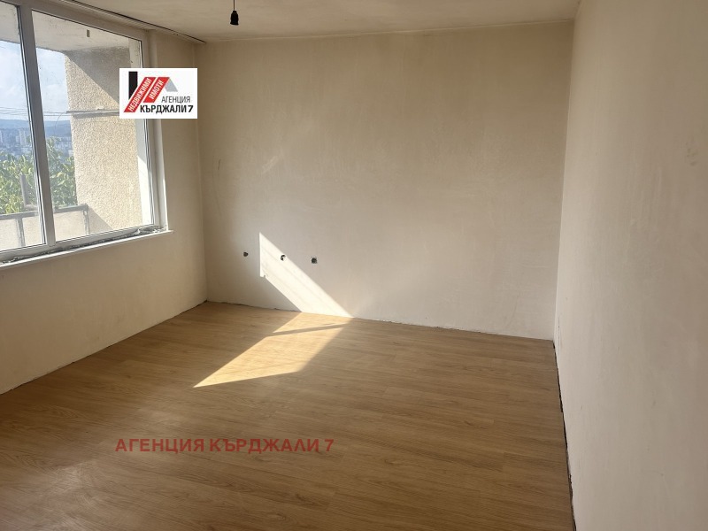 Продава  3-стаен град Кърджали , Център , 60 кв.м | 98336484 - изображение [9]