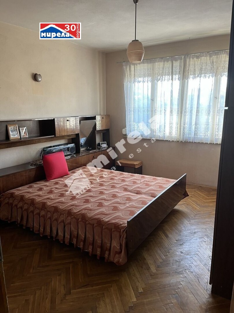 Eladó  3 hálószobás régió Veliko Tarnovo , Gorna Orjahovica , 130 négyzetméter | 77998605
