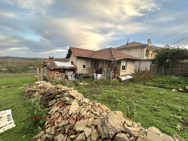 Продава КЪЩА, с. Драгижево, област Велико Търново, снимка 4 - Къщи - 52462786