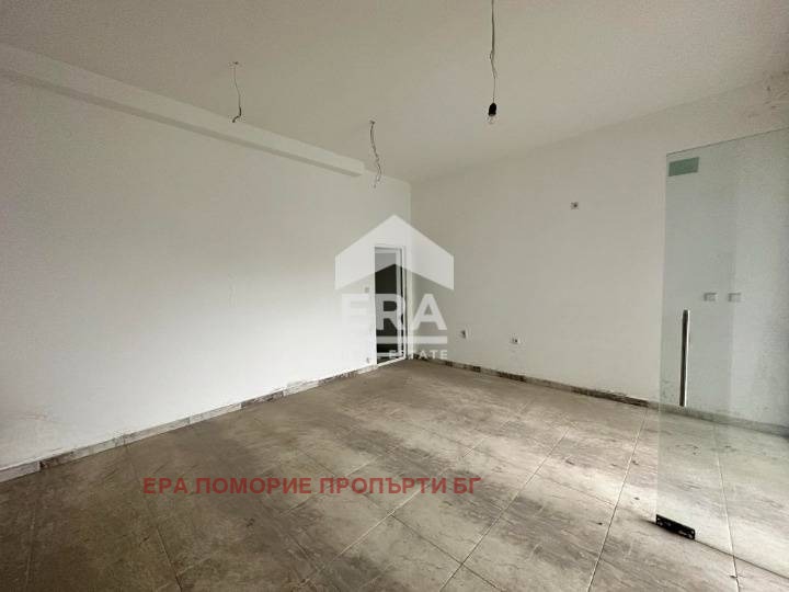 Продава МАГАЗИН, гр. Поморие, област Бургас, снимка 3 - Магазини - 52701170