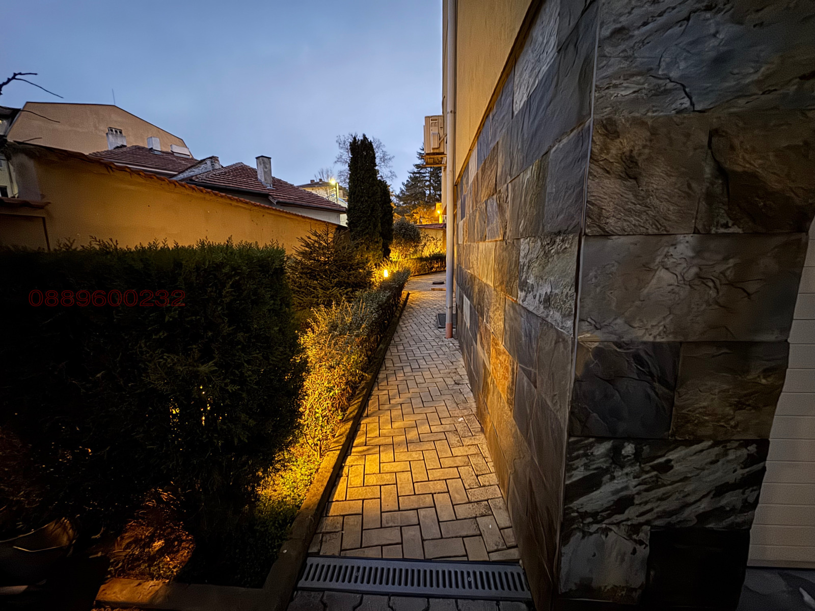 Продава МНОГОСТАЕН, гр. Плевен, Идеален център, снимка 2 - Апартаменти - 53440300