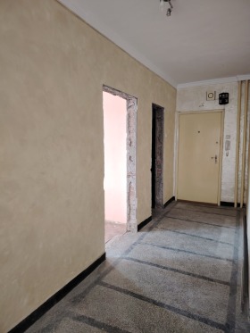 Продава 3-стаен град Пловдив Кършияка - [1] 