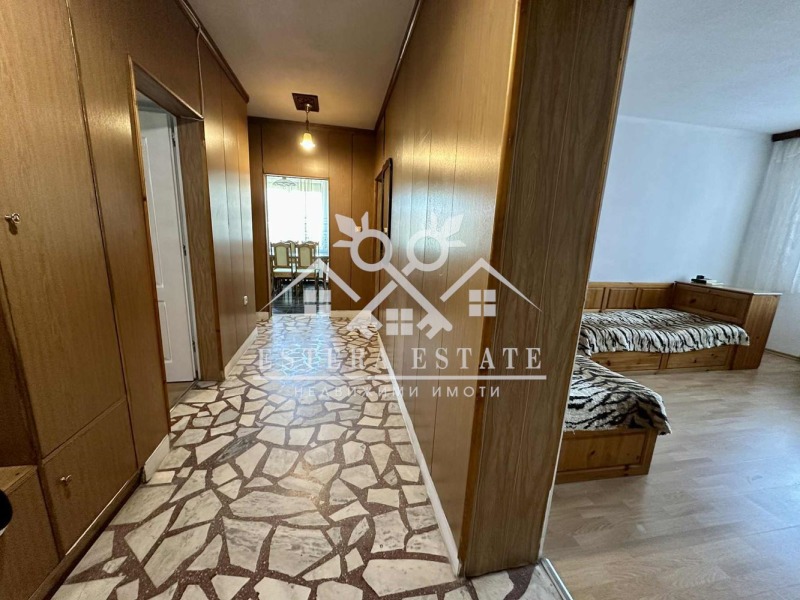 Продава  4-стаен град Шумен , Център , 100 кв.м | 38791699 - изображение [9]