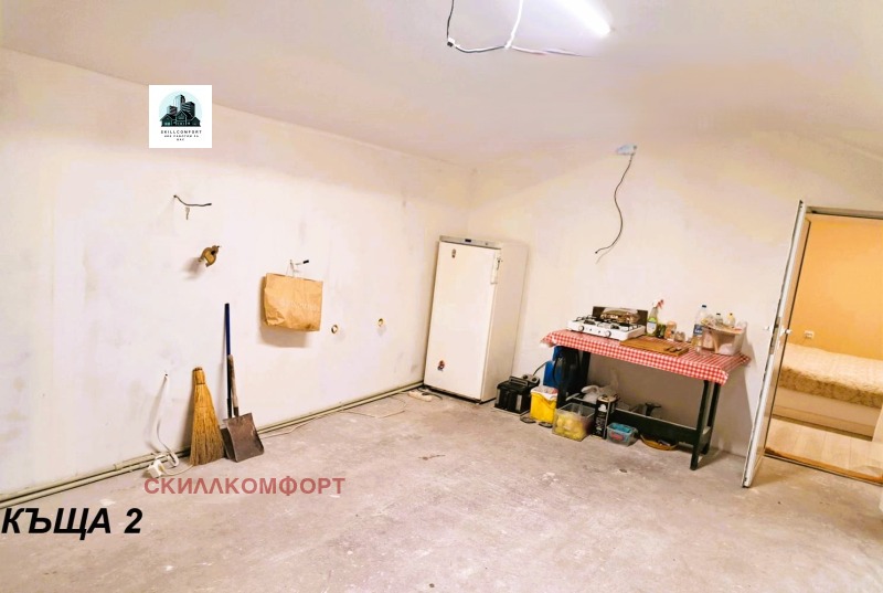 Te koop  Huis regio Sofia , Kostinbrod , 210 m² | 65770800 - afbeelding [8]