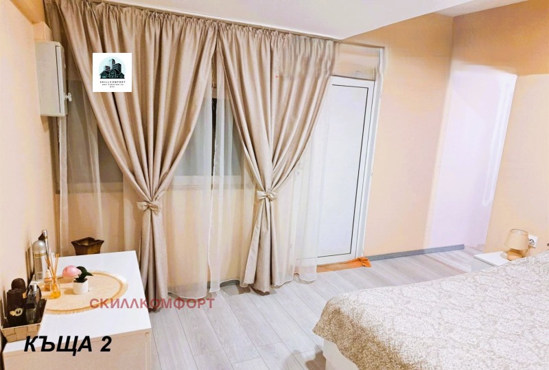 Te koop  Huis regio Sofia , Kostinbrod , 210 m² | 65770800 - afbeelding [17]