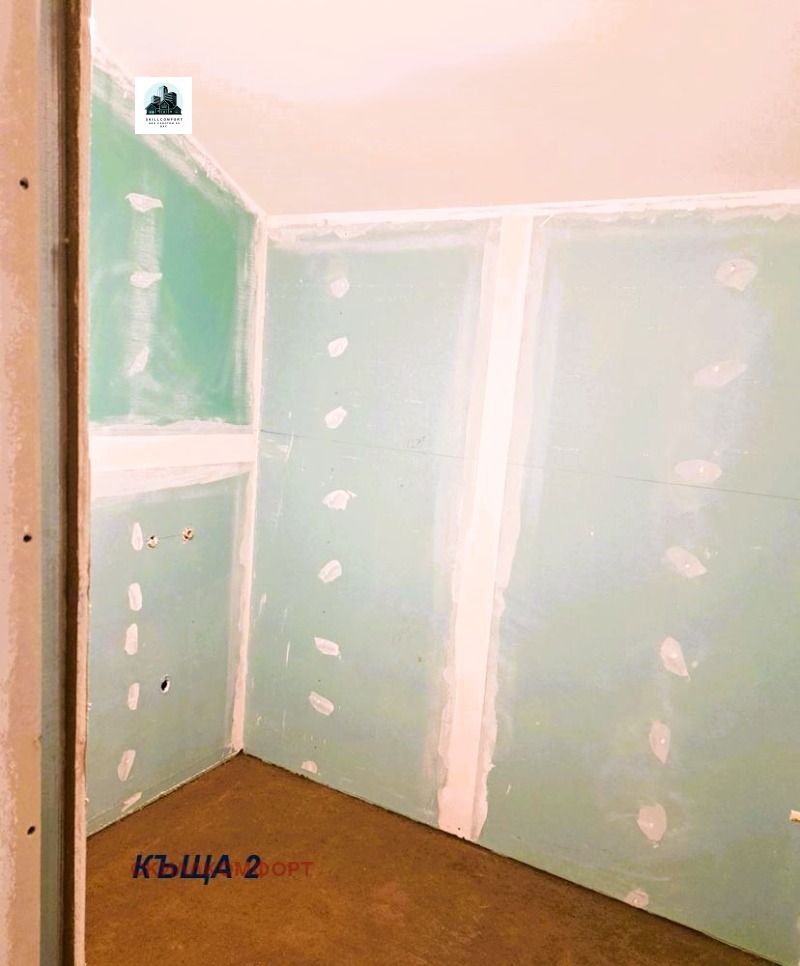 Te koop  Huis regio Sofia , Kostinbrod , 210 m² | 65770800 - afbeelding [9]