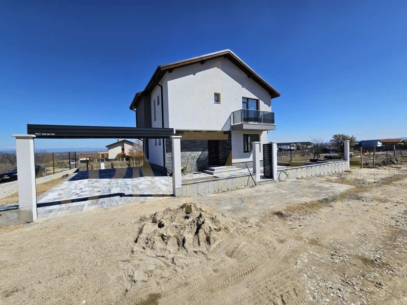Te koop  Huis regio Plovdiv , Brestnik , 172 m² | 52751170