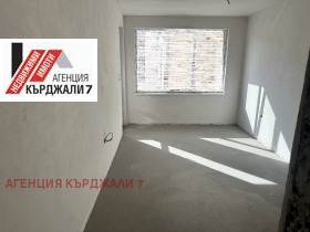 1 dormitorio Vazrozhdentsi, Kardzhali 13