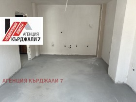 1 dormitorio Vazrozhdentsi, Kardzhali 10