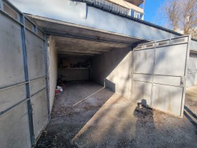 Garage Centar, Targovistje 1