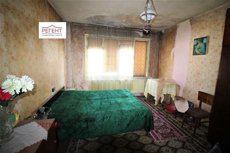 Na prodej  1 ložnice Gabrovo , Centar , 65 m2 | 43376476 - obraz [2]