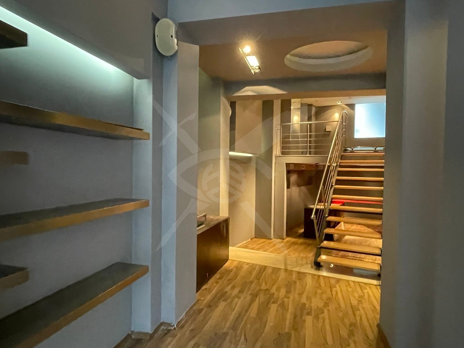 Продава МАГАЗИН, гр. Пловдив, Център, снимка 2 - Магазини - 53920276