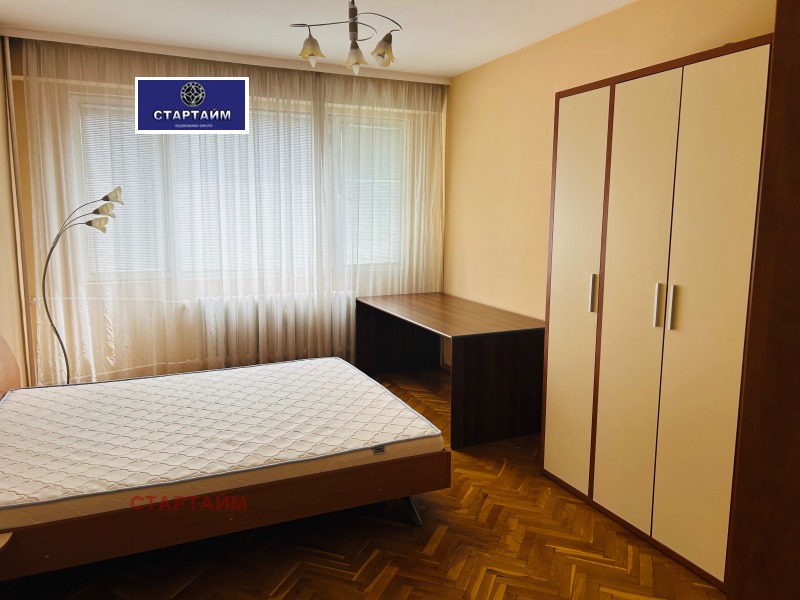 Продава 3-СТАЕН, гр. София, Света Троица