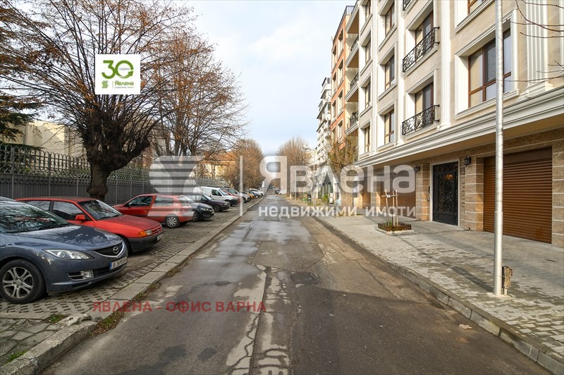 Eladó  3+ hálószoba Varna , Centar , 100 négyzetméter | 48483914