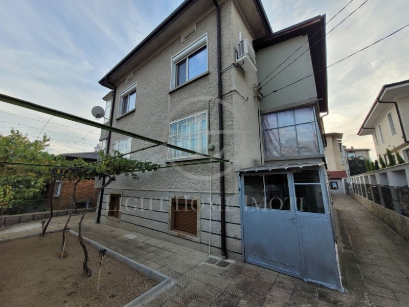 Te koop  Huis verdieping regio Plovdiv , Karlovo , 220 m² | 31549948