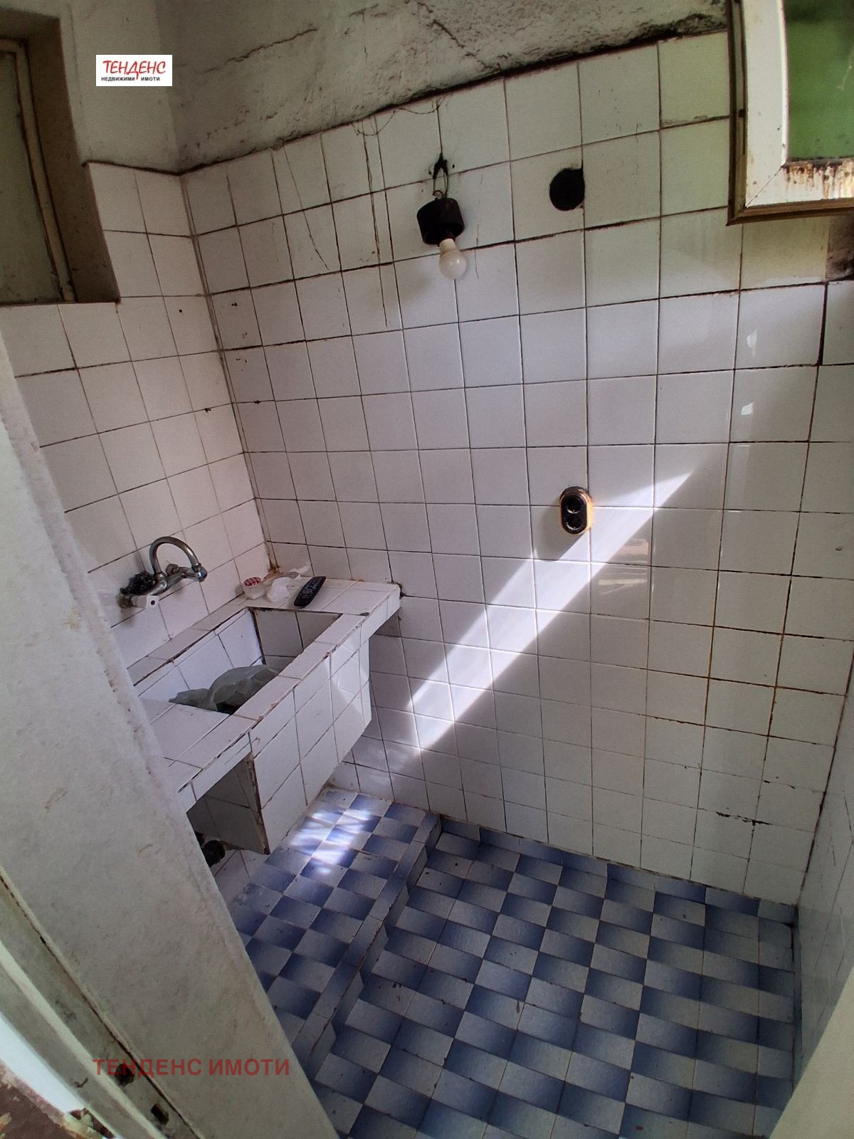 Продава 2-СТАЕН, гр. Кърджали, Център, снимка 2 - Апартаменти - 53983880