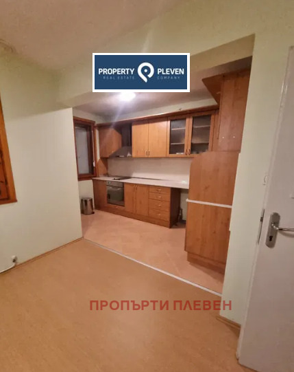 Продава 4-СТАЕН, гр. Плевен, Сторгозия, снимка 2 - Aпартаменти - 48010987