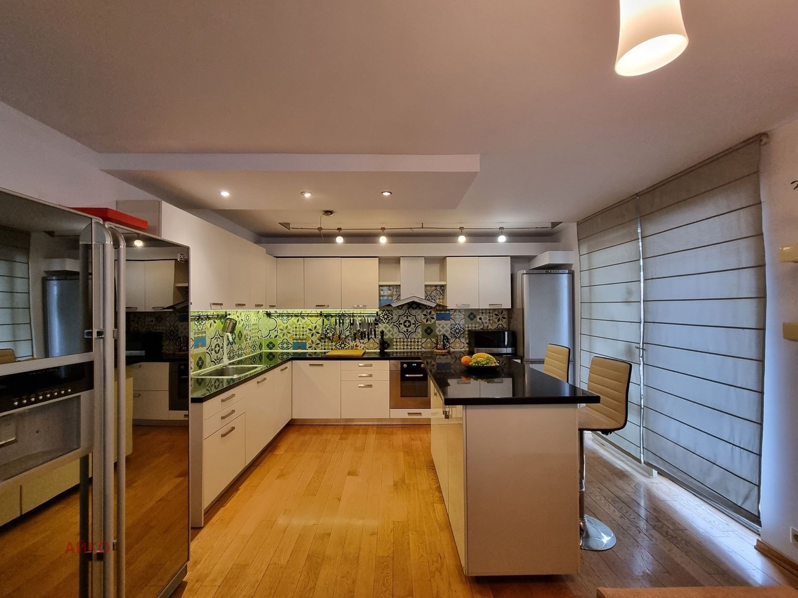 Продава МНОГОСТАЕН, гр. София, Център, снимка 2 - Апартаменти - 53719052