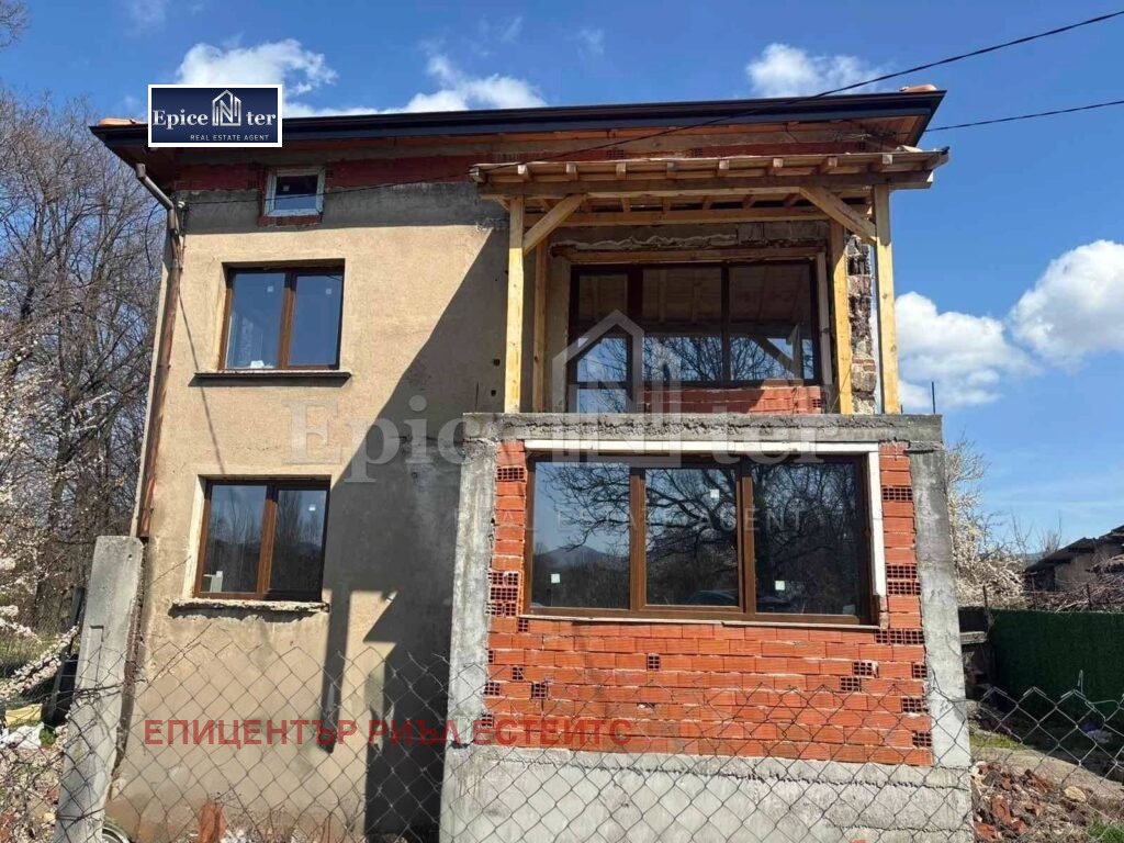 Продава КЪЩА, гр. Перник, Църква