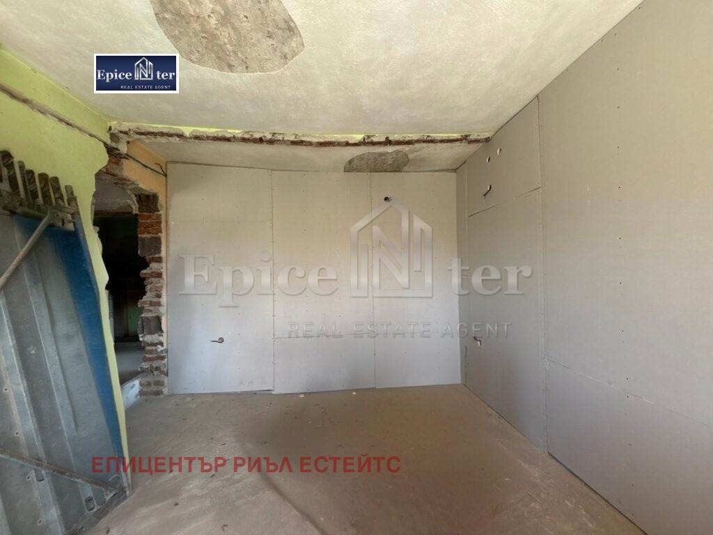 Продава КЪЩА, гр. Перник, Църква, снимка 12 - Къщи - 54115639