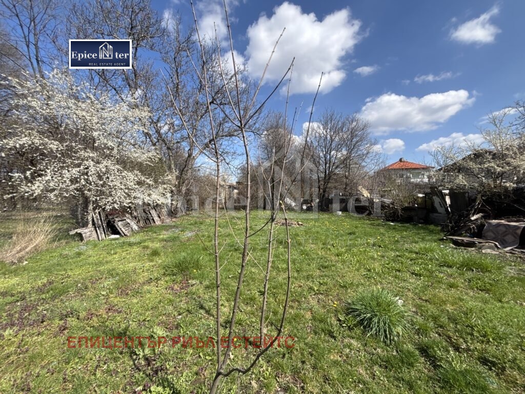 Продава КЪЩА, гр. Перник, Църква, снимка 3 - Къщи - 54115639