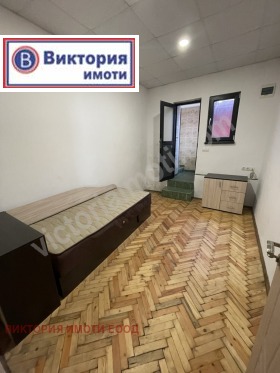 4-стаен град Велико Търново, Акация 9