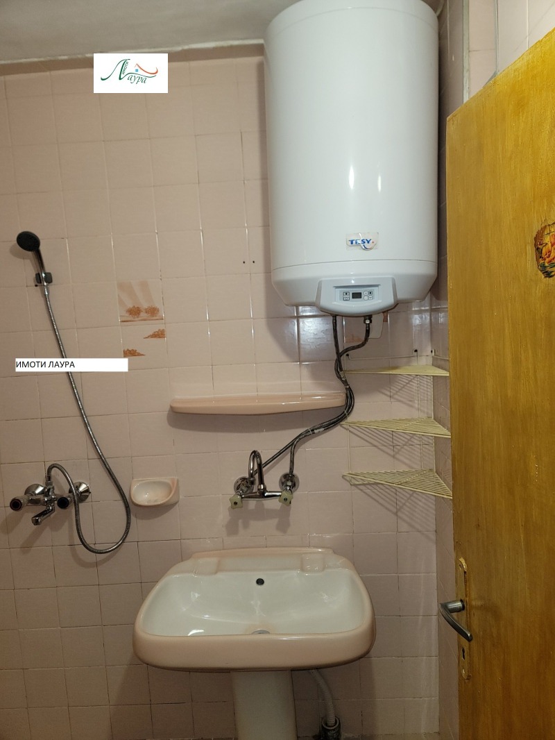 Дава под наем 2-СТАЕН, гр. Шумен, Тракия, снимка 11 - Апартаменти - 53460955