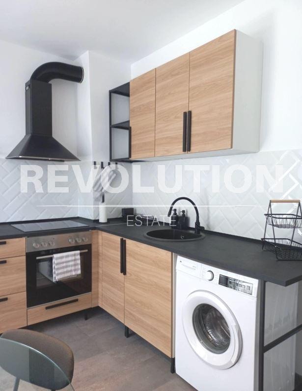 Дава под нем  3-стаен, град Варна, Център •  550 EUR • ID 24136908 — holmes.bg - [1] 