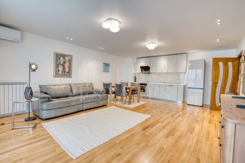 Do wynajęcia  1 sypialnia Sofia , Centar , 90 mkw | 64923351
