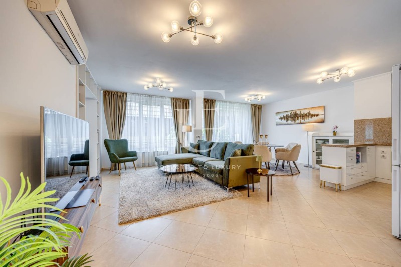 Издаје се  2 спаваће собе Софија , Докторски паметник , 117 м2 | 99245164