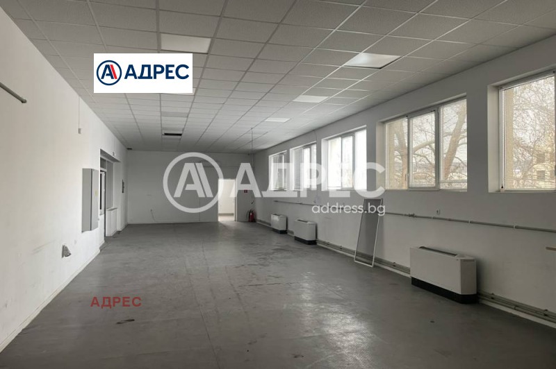 Дава под нем  Склад, град Варна, Западна промишлена зона • 4 500 € • ID 93331386 — holmes.bg - [1] 