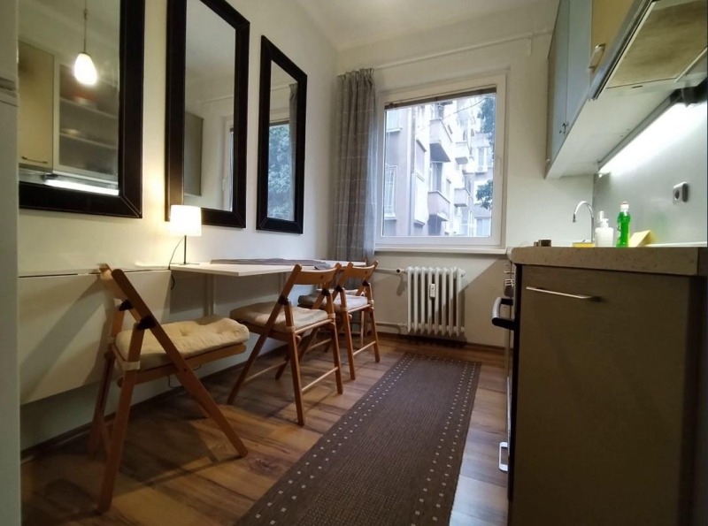 Издаје се  1 спаваћа соба Софија , Центар , 65 м2 | 77038353 - слика [3]