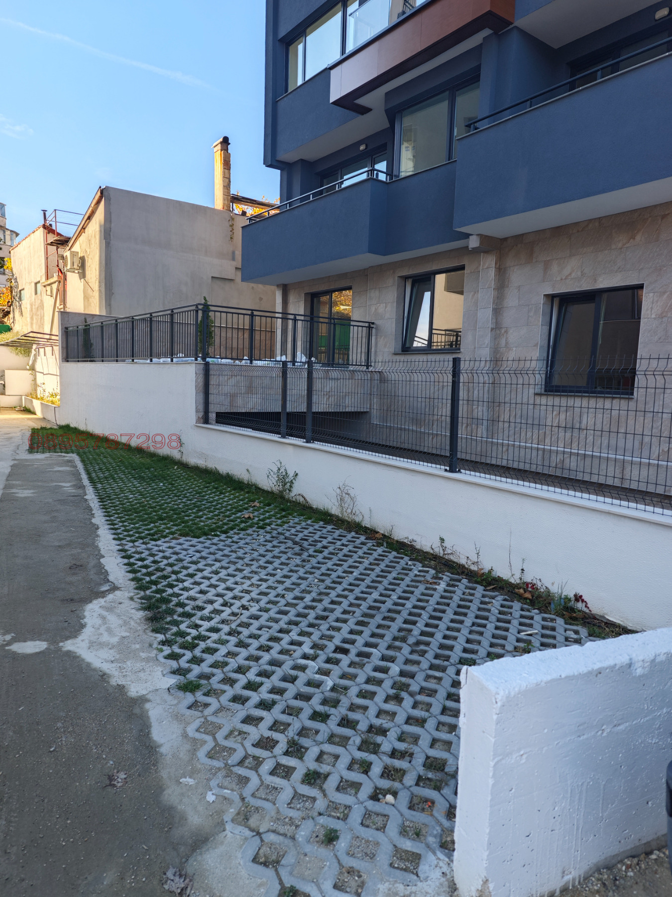 Дава под наем ГАРАЖ, ПАРКОМЯСТО, гр. Варна, Цветен квартал