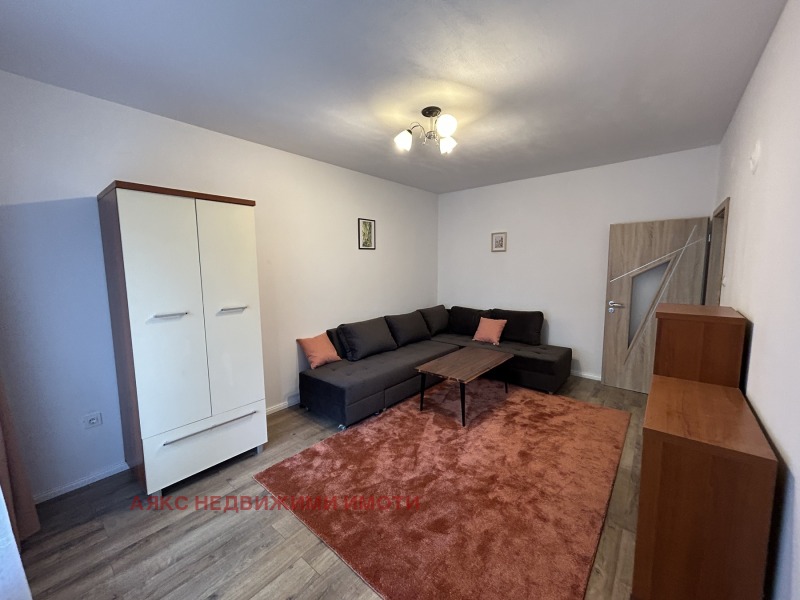 Дава под нем  2-стаен, град София, Лозенец •  750 EUR • ID 44543432 — holmes.bg - [1] 