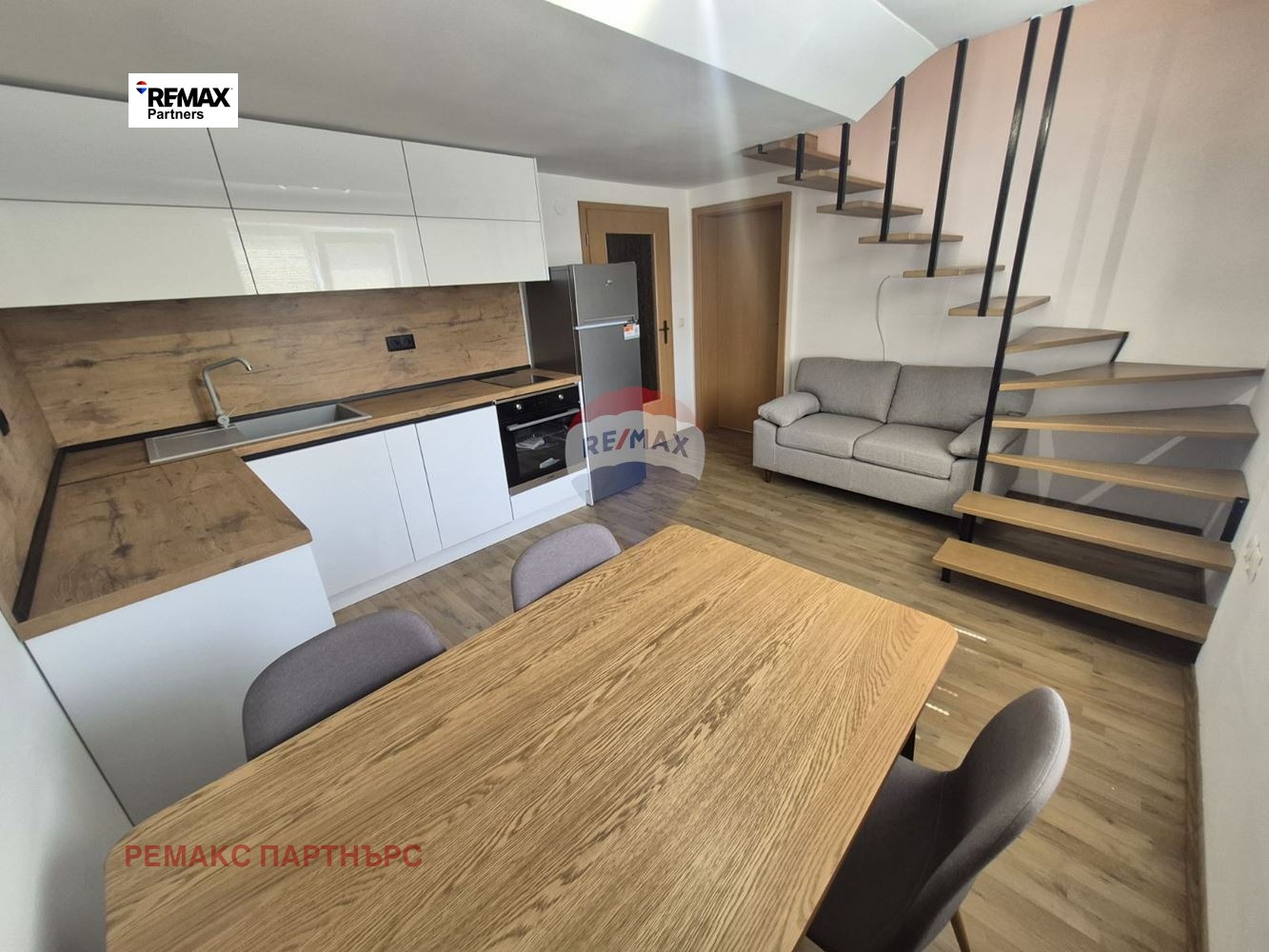 Дава под наем 3-СТАЕН, гр. Варна, Център