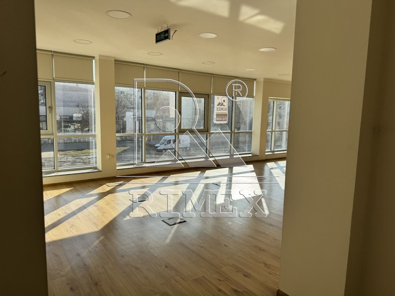 Дава под наем МАГАЗИН, гр. Пловдив, Център, снимка 2 - Магазини - 54361212