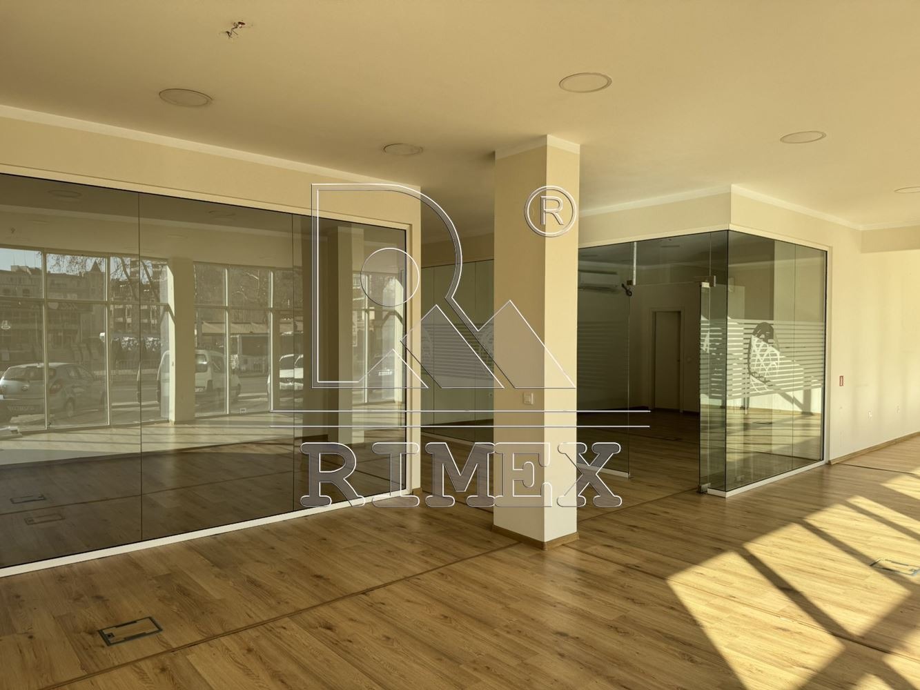 Дава под наем МАГАЗИН, гр. Пловдив, Център, снимка 7 - Магазини - 54361212